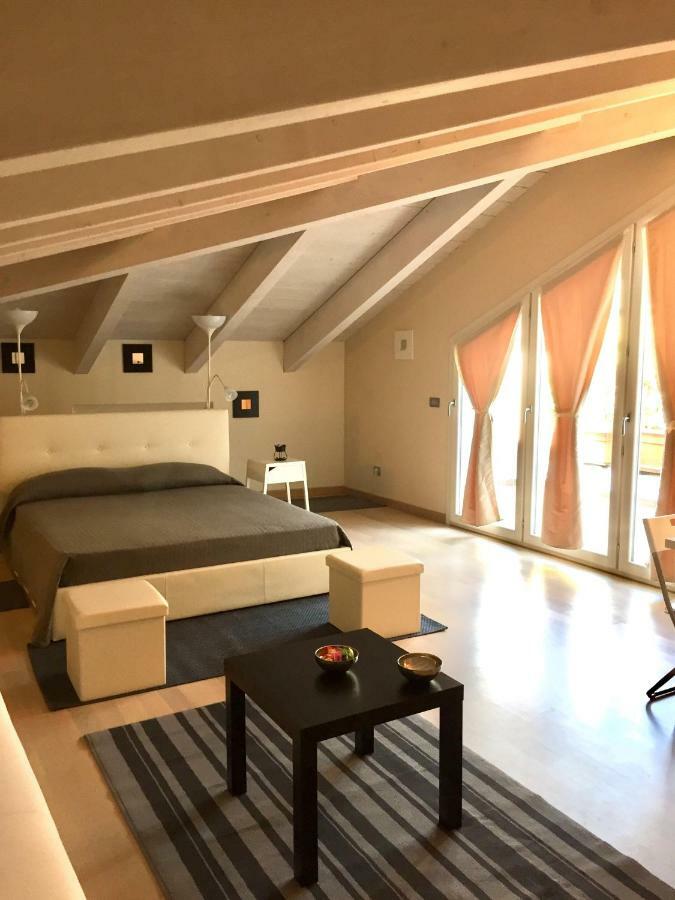 Residenza Virgiliana Suite Con Terrazza-Centro Storico Мантуя Экстерьер фото
